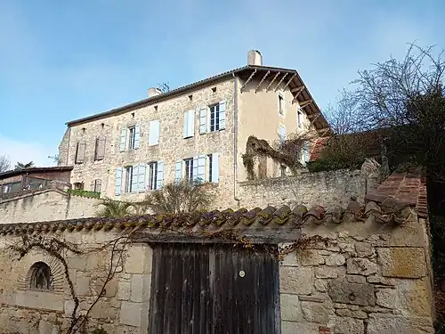 Belle maison.