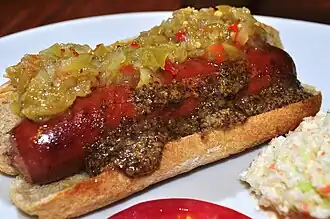 Un hot-dog.