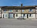 Maison à pans de bois.