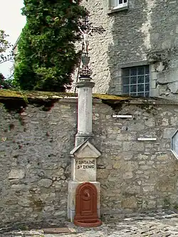 La fontaine Saint-Denis.