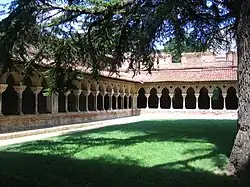 Le cloître.