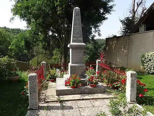 Le monument aux morts.