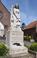 Le monument aux morts..