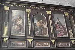 Tableaux sur lambris datant du XVIIIe&nbsp;siècle.
