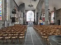 Église Saint-Mathurin : vue intérieure d'ensemble.