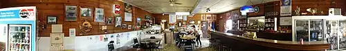 Panorama de la Monowi Tavern, photo prise à l'intérieur en 2013.