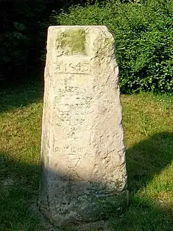 La borne dîmière du duc Anne de Montmorency, de 1543, rue du Four.