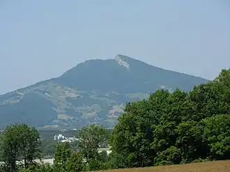Vue du mont Beauvoir depuis Saint-Laurent-du-Pont.