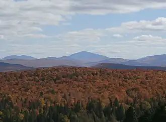 Vue de Snow Mountain depuis Piopolis en Estrie.