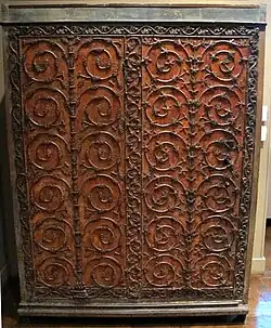 Délicates ferronneries d'un meuble de sacristie gothique du XIVe&nbsp;siècle provenant de la Somme.