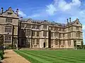 Il en existe aussi en Angleterre dans l'architecture élisabéthaine.
