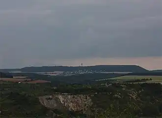 Vue du mont Afrique depuis la ville de Dijon.