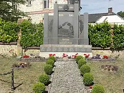 Monument aux morts.
