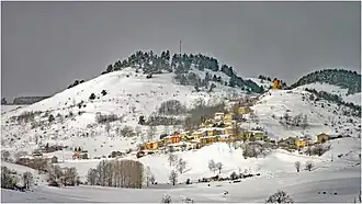 Sous la neige.