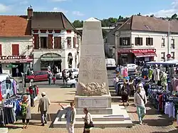 Le monument aux morts.