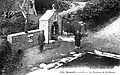 La fontaine Saint-Genou vers 1925 (carte postale A. Lamiré).