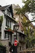 La rue Cortot en 2010.