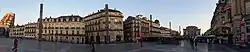 La place de la Comédie au lever du soleil