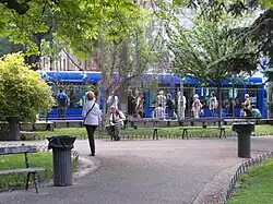 Vue dans le square.