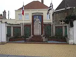 Monument en l'honneur de René Bonpain à Rosendaël du sculpteur Maurice Ringot