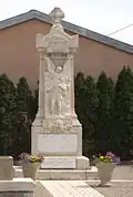 Monuments aux morts.