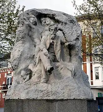 Félix-Alexandre Desruelles, Monument à Carpeaux (1921), Valenciennes, place Carpeaux.