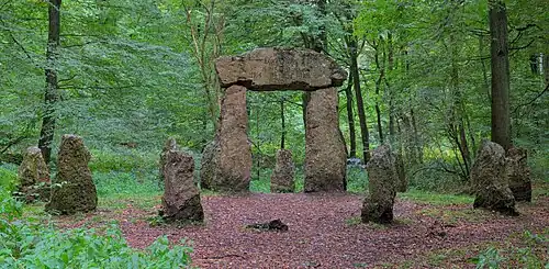 Mémorial aux onze gardes forestiers.