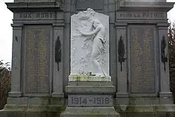 Monument aux morts de Saint-Hilaire-du-Harcouët.