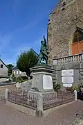 Le monument aux morts.