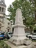 Le monument aux morts.