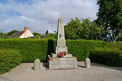 Le monument aux morts.