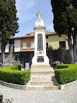 Monument aux morts.