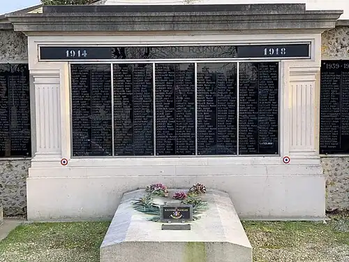 Monument aux morts.