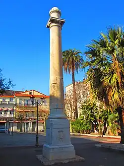 Colonne de la place Nationale.