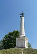 Colonne en face du palais