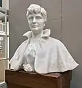 Buste en marbre représentant l'écrivaine Amalie Skram, exposé dans la bibliothèque publique de Bergen