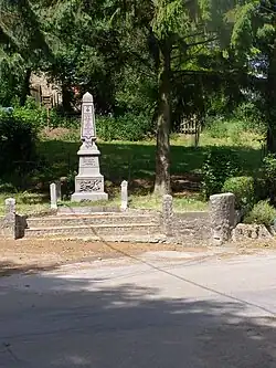 Le monument aux morts.