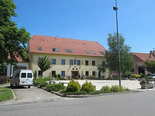 Hôtel de ville.