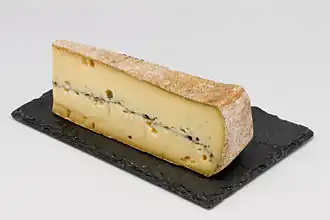 Fromage de Morbier.