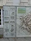 Présentation des immeubles remarquables devant l'ancienne prison.