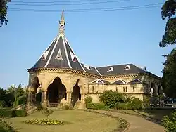 « Mortuary Station »&nbsp;(en)