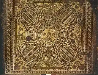 Salle 49. Mosaïque de Hinton St Mary (en) représentant le visage du Christ, Dorset (IVe siècle).