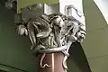 Détail d'un chapiteau avec serpent du hall de l'escalier d'honneur