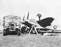 De Havilland Mosquito B.IV (immat. DK336) du Nr 105 Squadron RAF en cours de préparation pour son raid sur Eindhoven (Operation Oyster&nbsp;(en), le 6 décembre 1942).