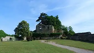 Moulins-Engilbert
