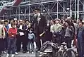 Juillet 1984 - Devant le Centre Pompidou.