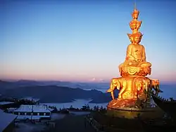 Lever de soleil sur le Mont Emei.