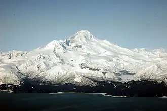 Vue du mont Iliamna depuis l'est.