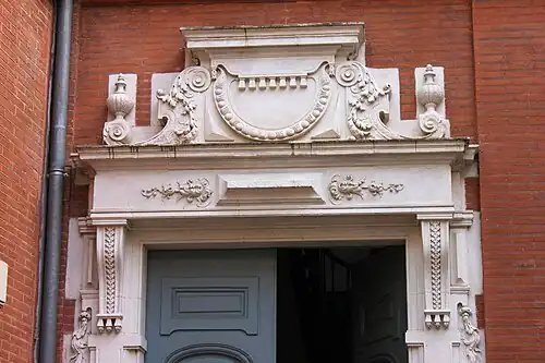 no&nbsp;34 : porte de la cour intérieure.
