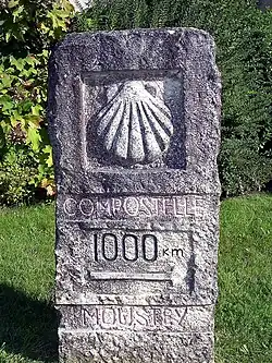 Borne des 1&nbsp;000&nbsp;km de Saint-Jacques à Moustey, sur la voie de Tours